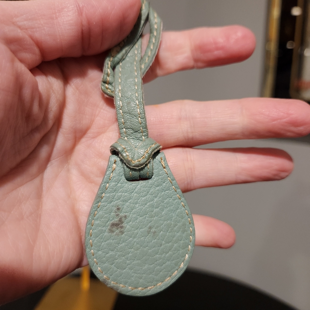 Dooney & Bourke Mint Leather Hangtag - Picture 2 of 2
